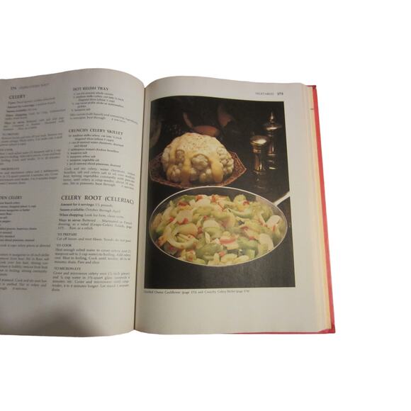 Vintage Betty Crocker’s Cookbook New & Revised Edition Golden Hardcover - Picture 8 of 14